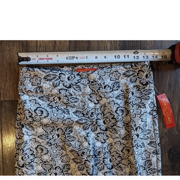 Krazy Larry Black White Gray Floral Skinny Pants Pull-On Stretch P507 NWT Size 2 - Picture 9 of 15